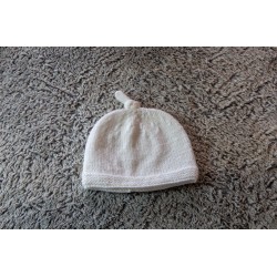 Bonnet avec noeud