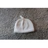Bonnet avec noeud