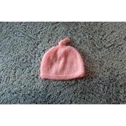 Bonnet avec noeud