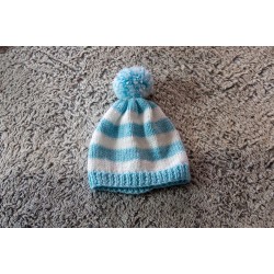 Bonnet bicolore avec pompon