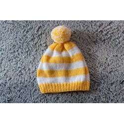 Bonnet bicolore avec pompon